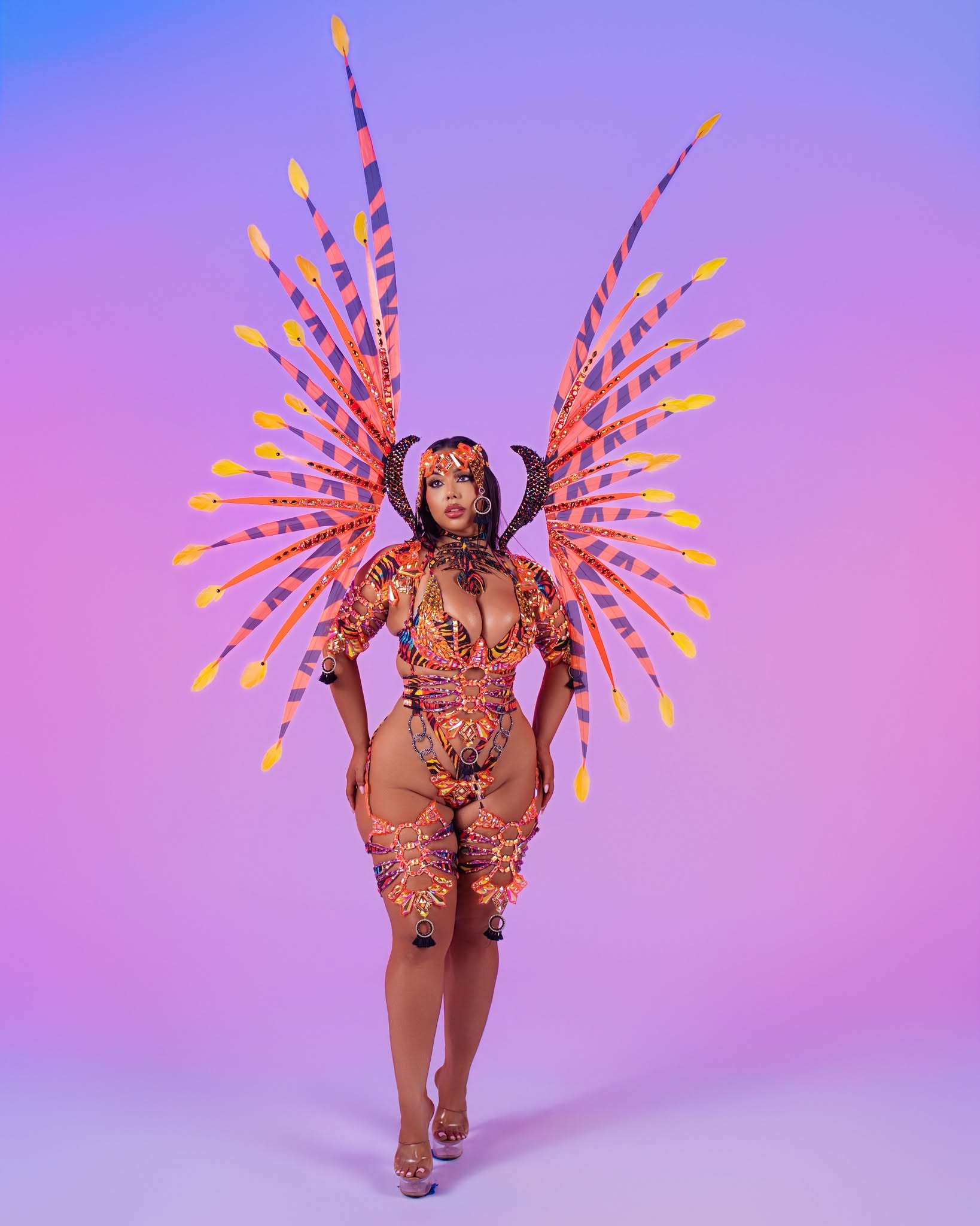 Backline Padded bra and panty with small feathers